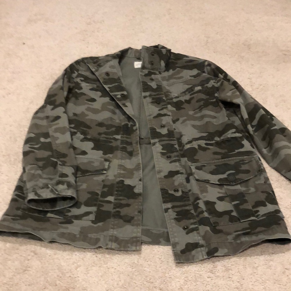 Women’s camo cargo jacket XS